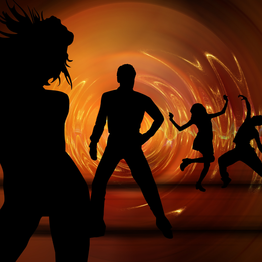 Silhouettes dancing